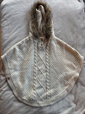 Cream Pullover Sweater Cape By Little Lass Size 18 Months